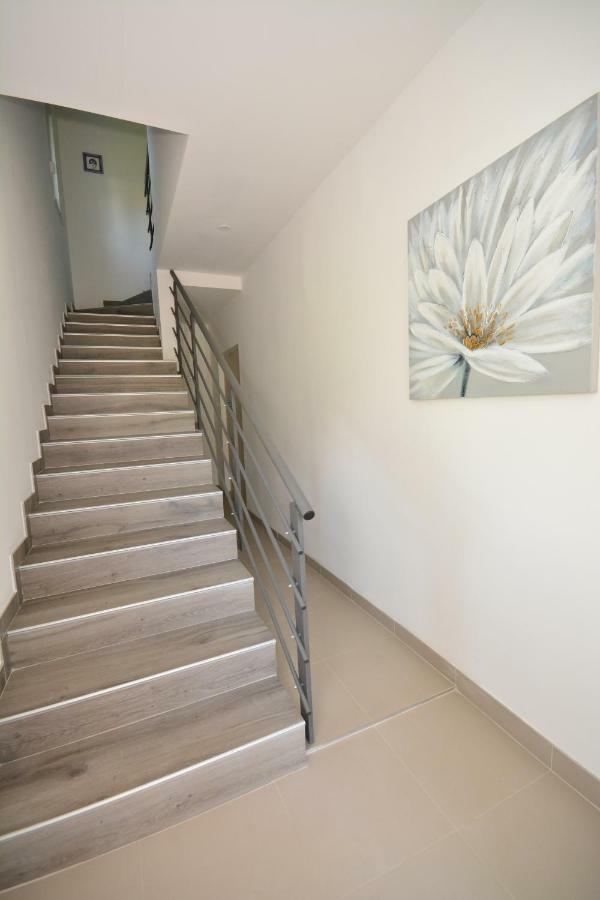 Apartman Viktoria Rakovica Buitenkant foto