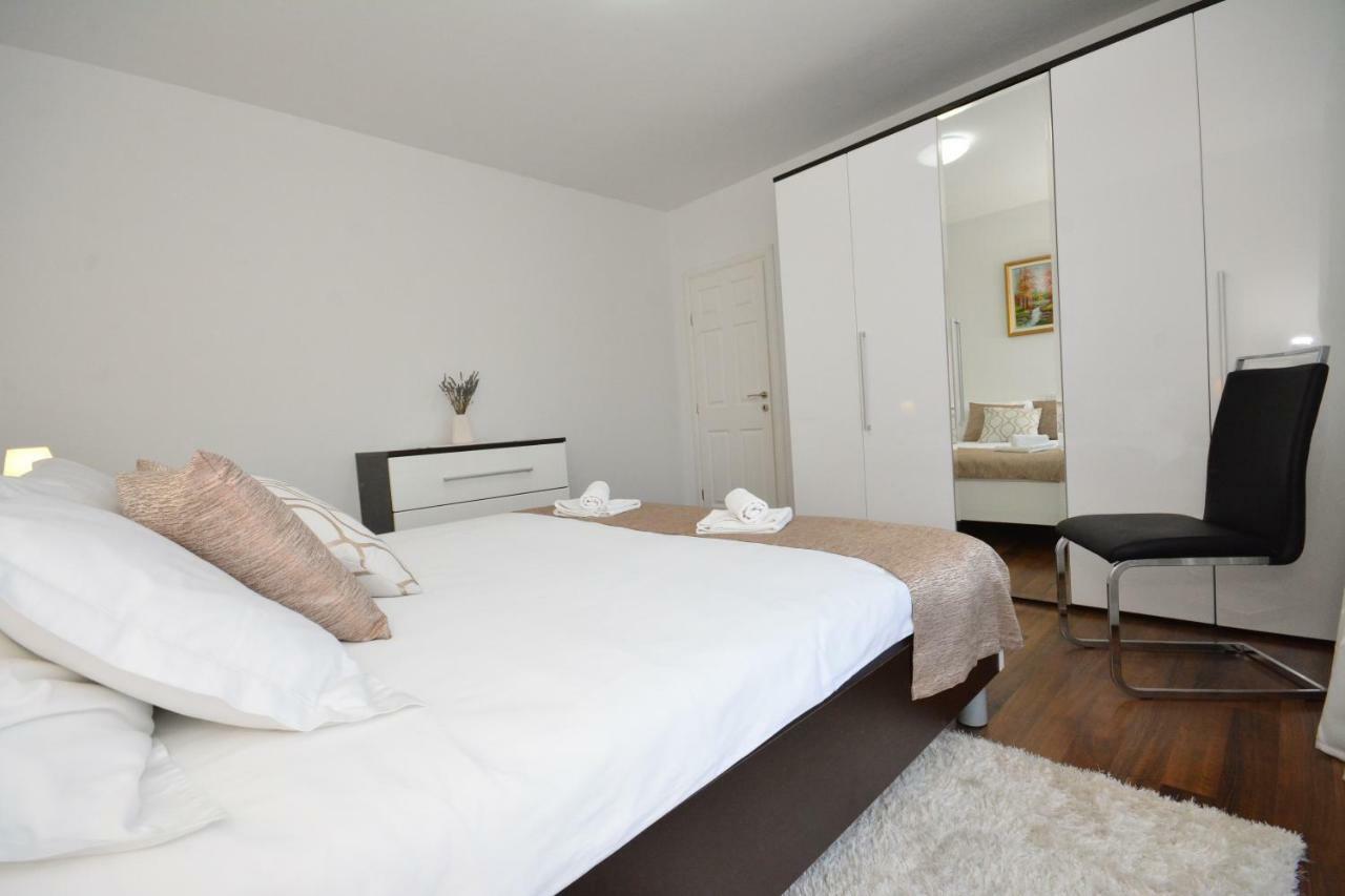 Apartman Viktoria Rakovica Buitenkant foto