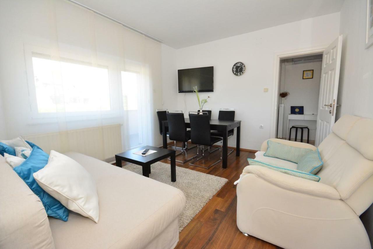 Apartman Viktoria Rakovica Buitenkant foto