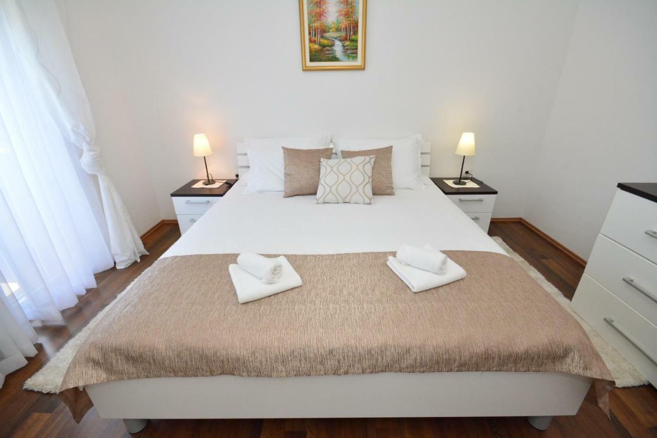 Apartman Viktoria Rakovica Buitenkant foto