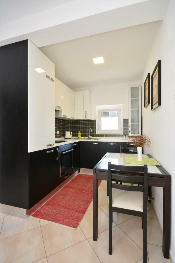 Apartman Viktoria Rakovica Buitenkant foto