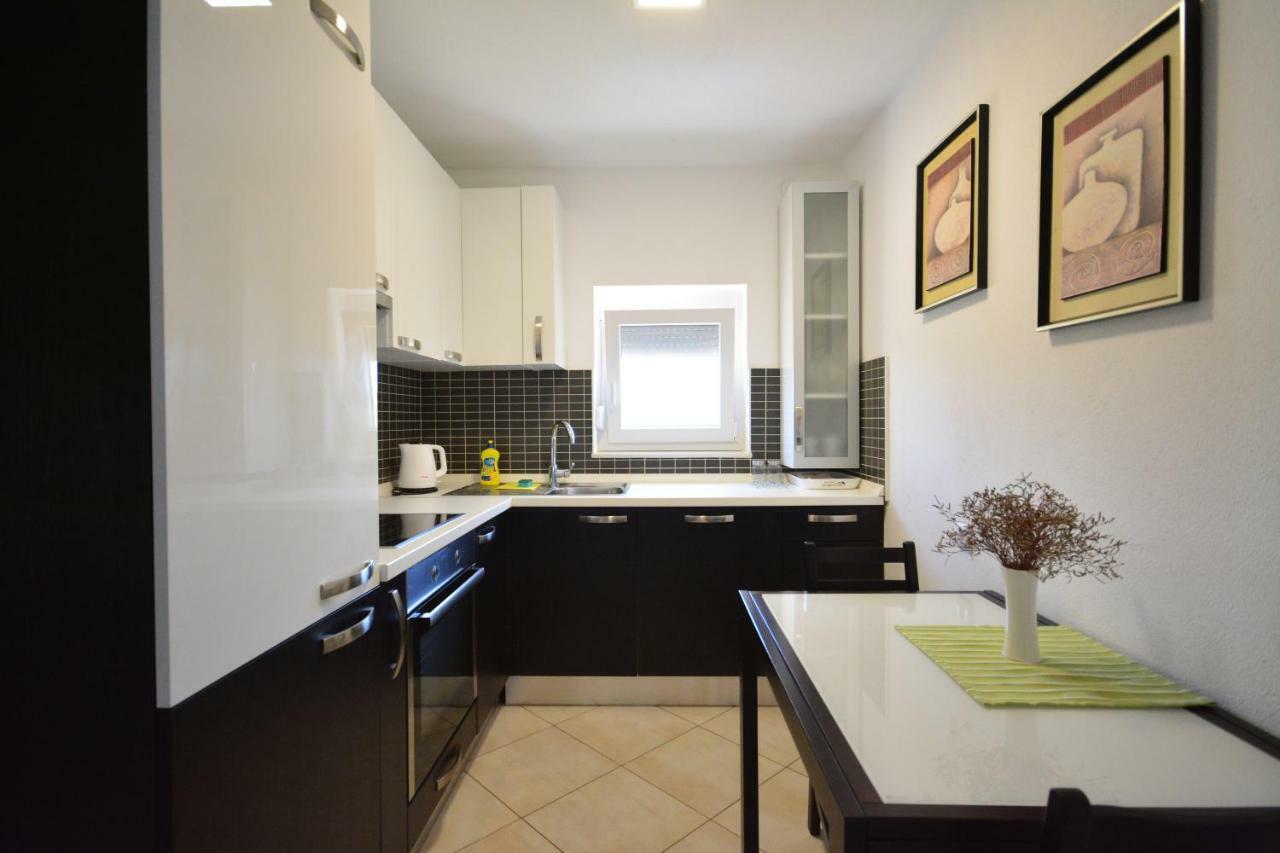 Apartman Viktoria Rakovica Buitenkant foto