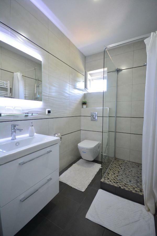 Apartman Viktoria Rakovica Buitenkant foto
