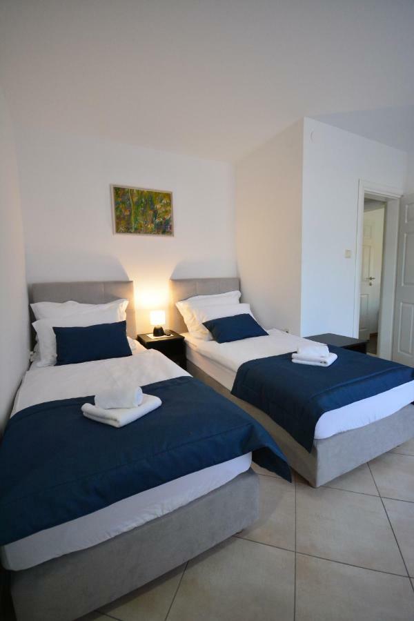 Apartman Viktoria Rakovica Buitenkant foto