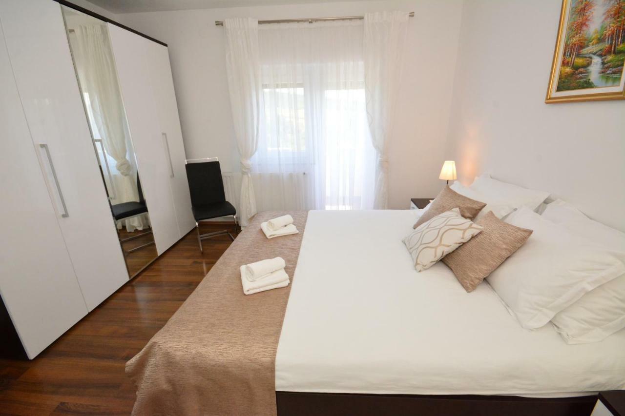 Apartman Viktoria Rakovica Buitenkant foto