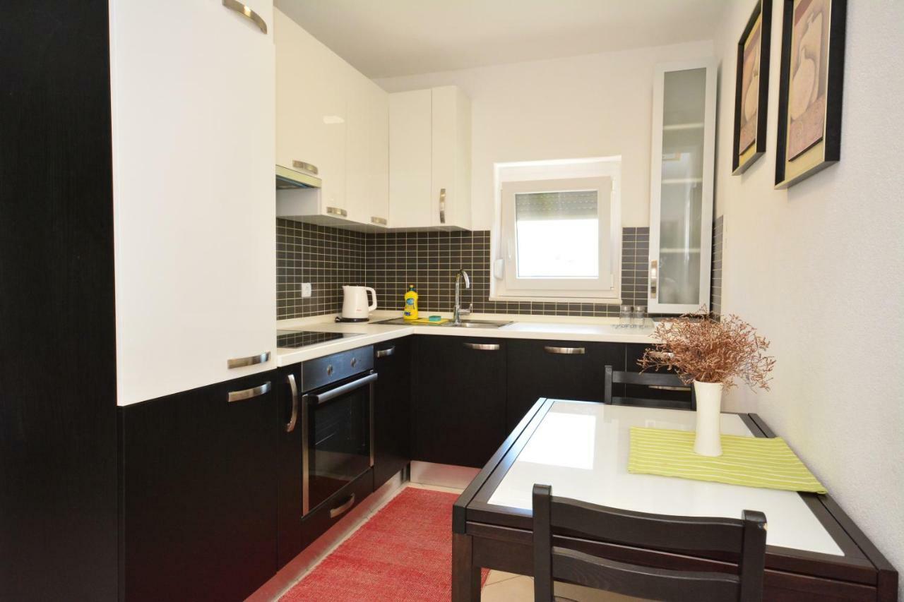 Apartman Viktoria Rakovica Buitenkant foto