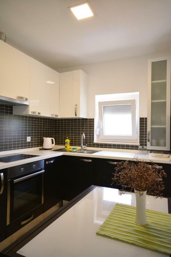 Apartman Viktoria Rakovica Buitenkant foto