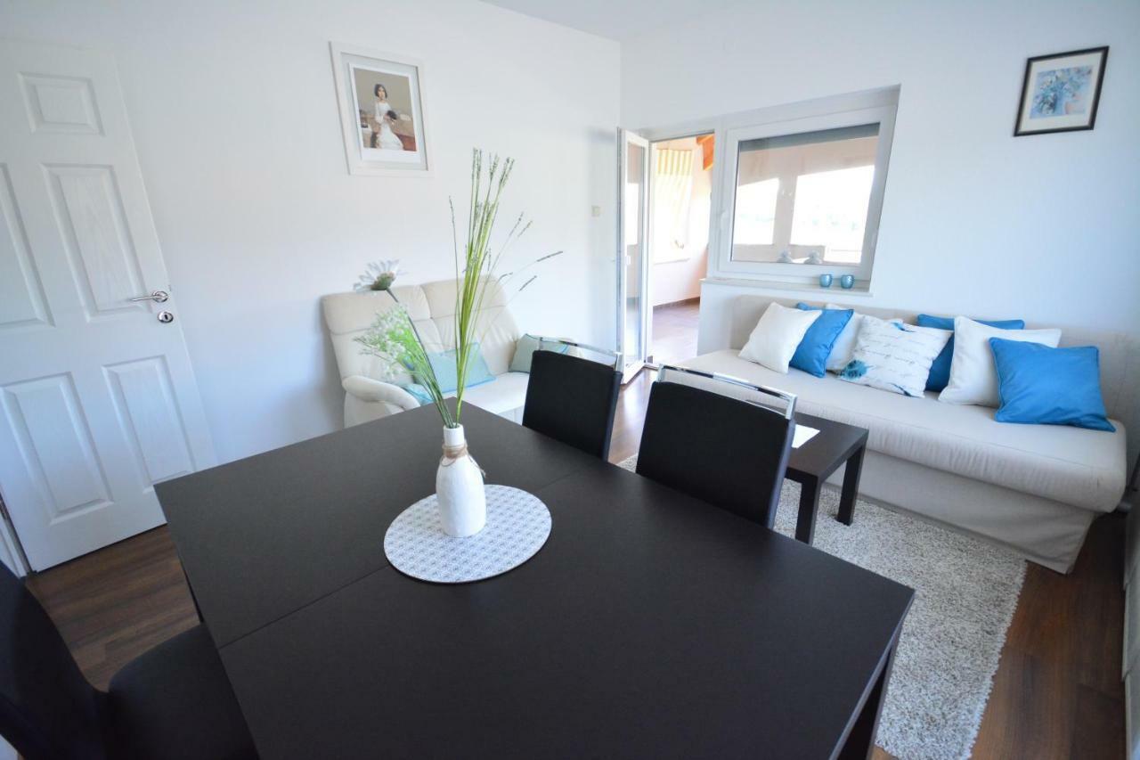 Apartman Viktoria Rakovica Buitenkant foto