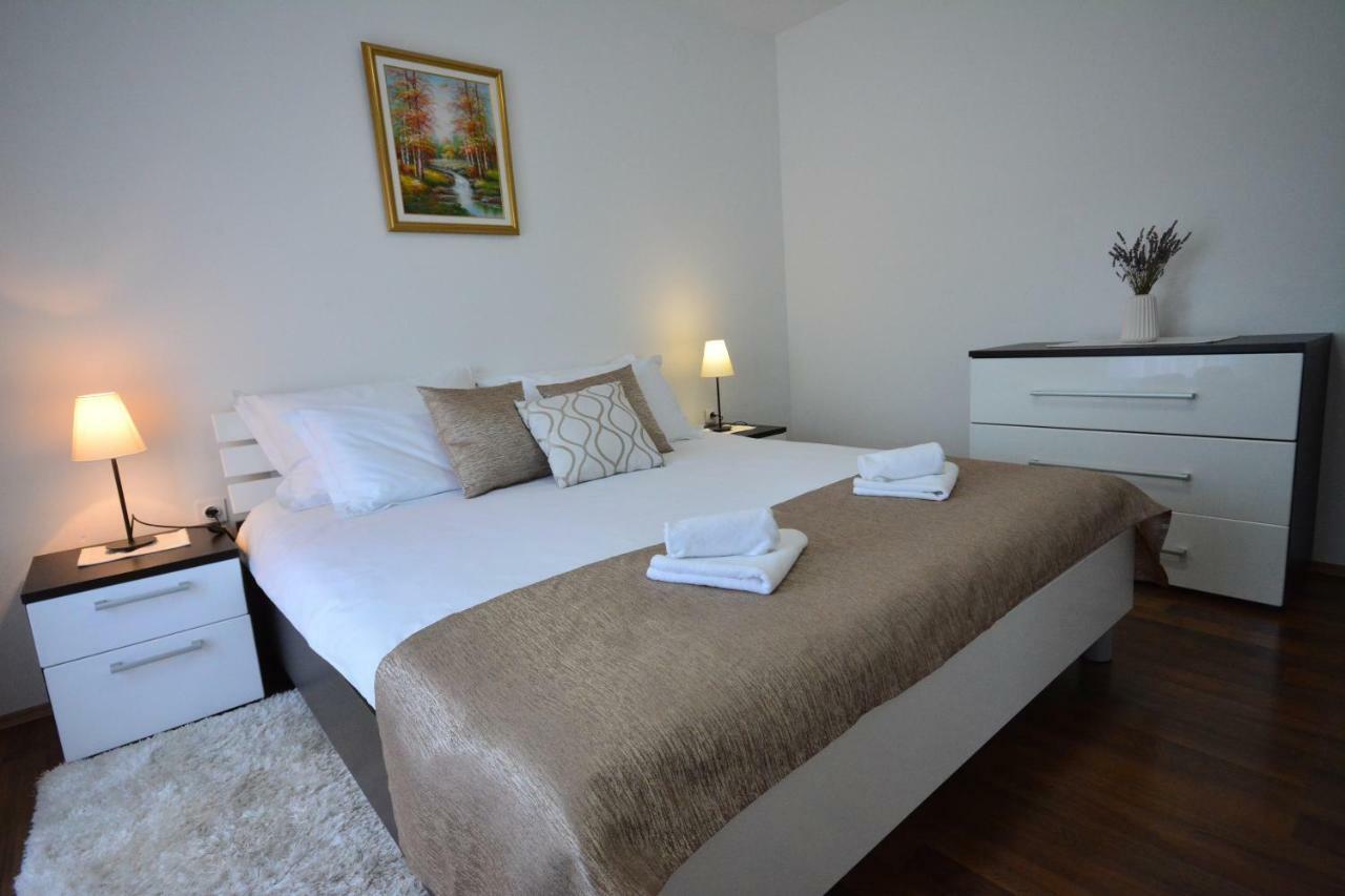 Apartman Viktoria Rakovica Buitenkant foto