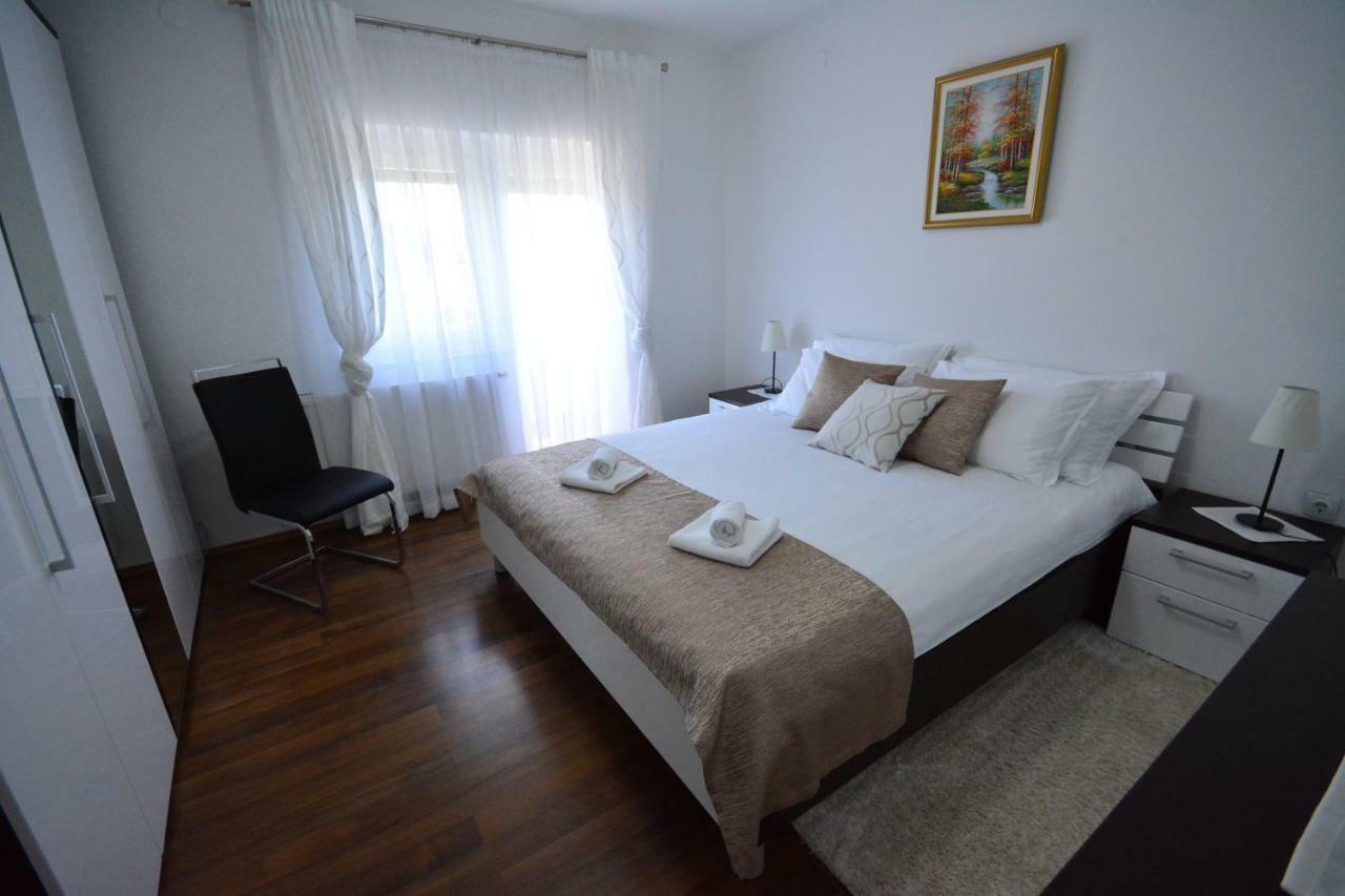 Apartman Viktoria Rakovica Buitenkant foto