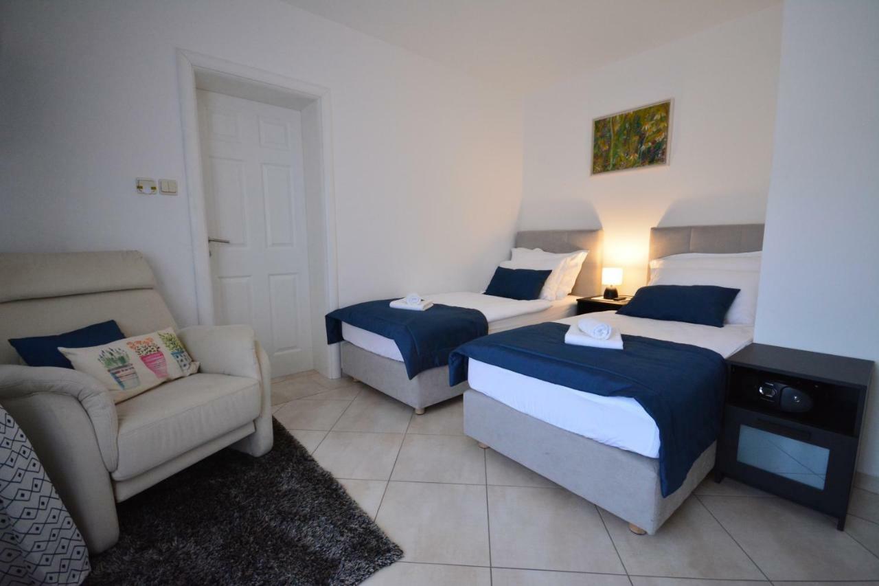 Apartman Viktoria Rakovica Buitenkant foto